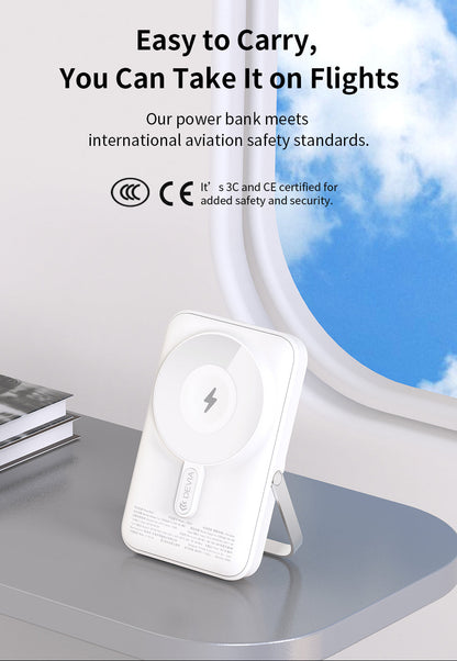 Magnetische Powerbank 10.000 mAh mit Standfunktion in weiß