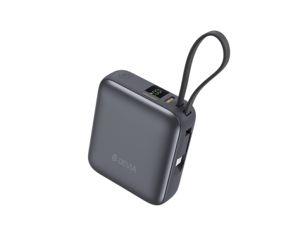 Schwarze Mini Powerbank 10.000 mAh mit 35W Schnellladen und USB C Kabel