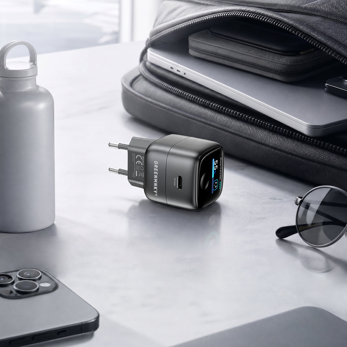 65W Ladegerät mit Smart Display | SmartCharge