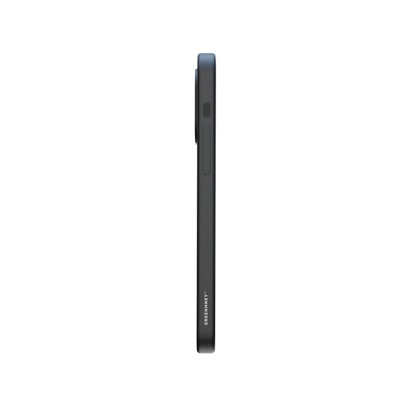 RE-Case in black @ Schwarze Handyhülle mit stoßdämpfenden Kanten und erhöhter Kamerarand – minimalistischer Schutz für iPhones. - 100% recycelt