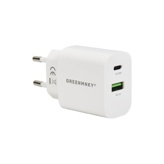 Weißes GREENMNKY Steckerladegerät mit EU Stecker, USB C Anschluss und USB A Anschluss mit grüner Einlage