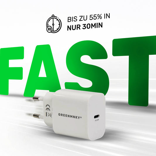 GREENMNKY Speed Series USB C 20W Ladegerät vor grünem FAST Schriftzug mit Hinweis bis zu 55 Prozent in nur 30 Minuten