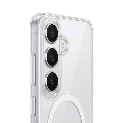 Nahaufnahme einer transparenten Clearcase Hülle für Samsung Galaxy S26 Plus in Silber, Rückansicht mit drei Kameralinsen und integriertem MagSafe Ring in Weiß